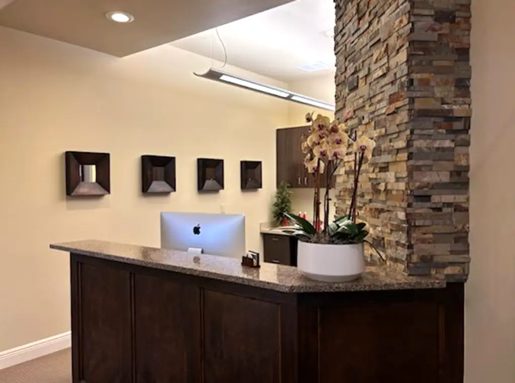 The warm, welcoming front desk at Duggan Endodontics 